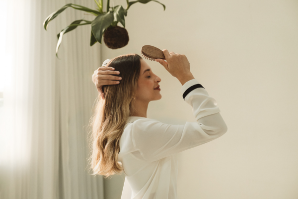 Hair Oiling x Umectação: qual a diferença e qual é melhor para seu cabelo?